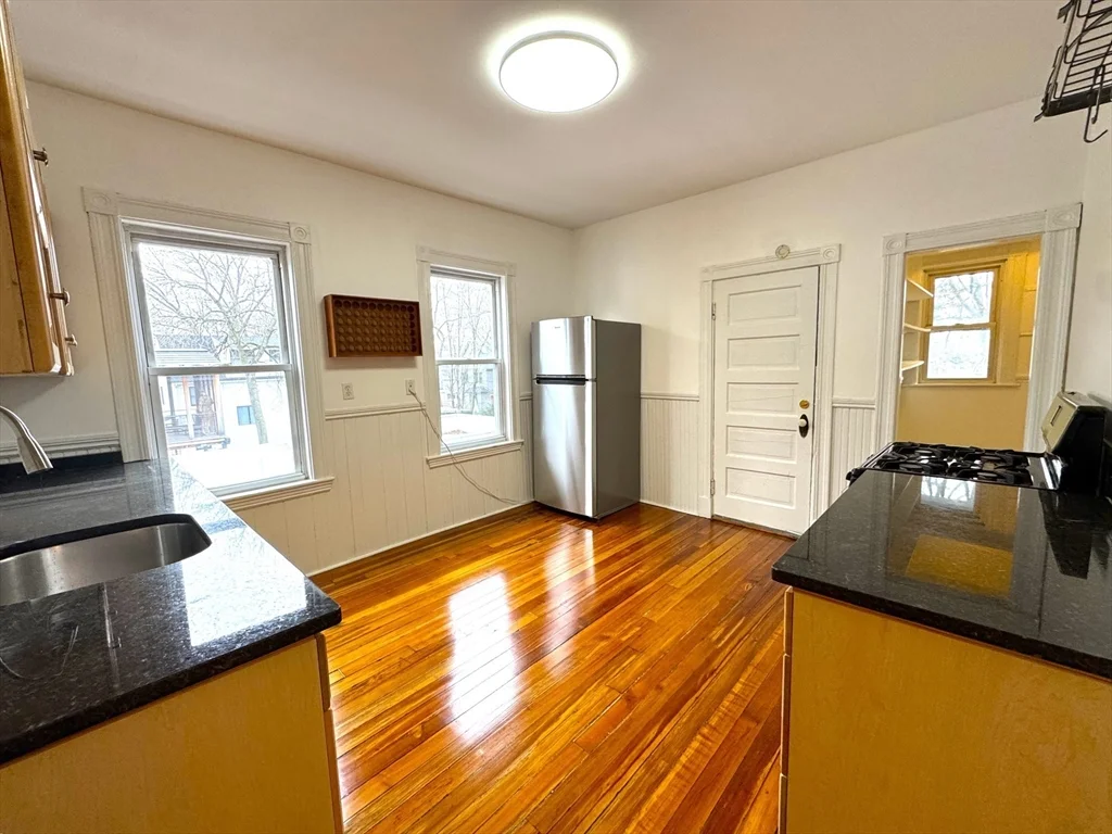 3 bed, 1 bath apartment for rent at 67 Washburn Ave Unit 2, North Cambridge — photo 4 of 29