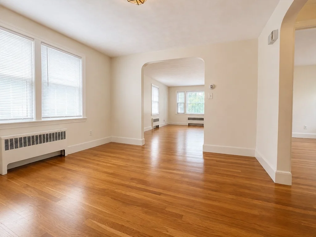 2 bed, 1 bath apartment for rent at 67 Waverley St Unit 2, Belmont — photo 7 of 18