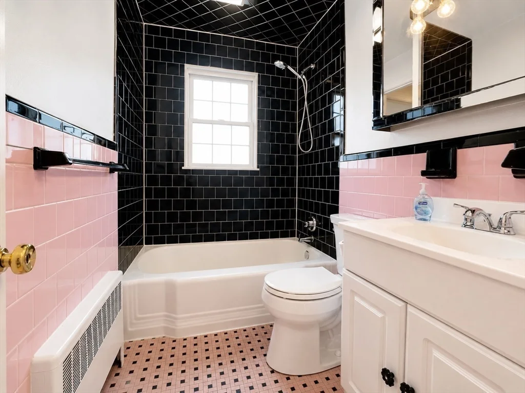 2 bed, 1 bath apartment for rent at 67 Waverley St Unit 2, Belmont — photo 10 of 18