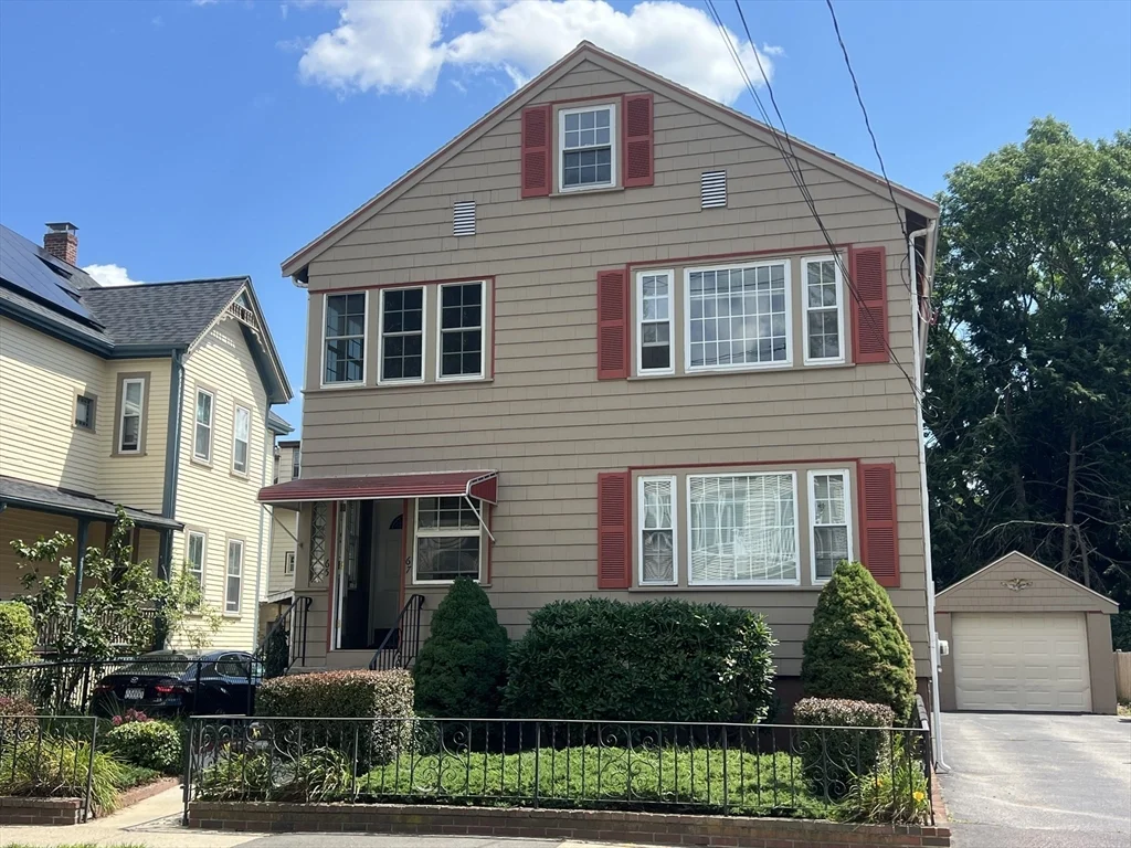 2 bed, 1 bath apartment for rent at 67 Waverley St Unit 2, Belmont