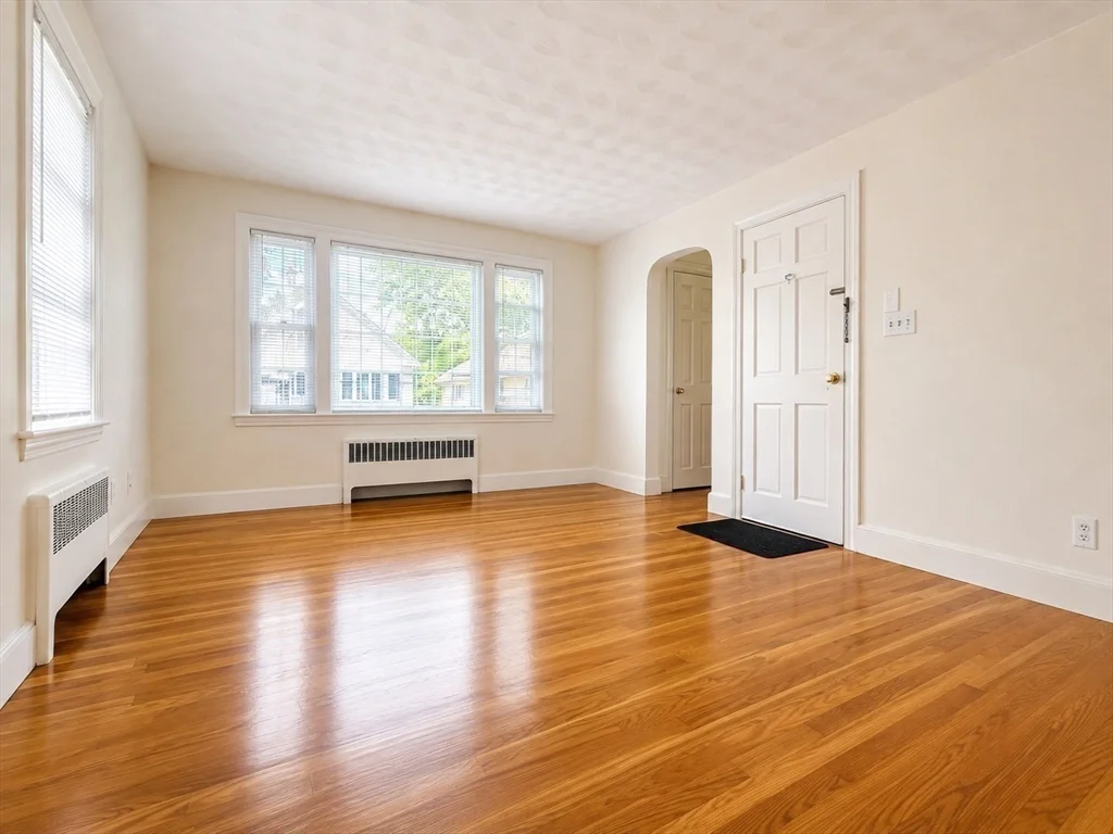 2 bed, 1 bath apartment for rent at 67 Waverley St Unit 2, Belmont — photo 5 of 18