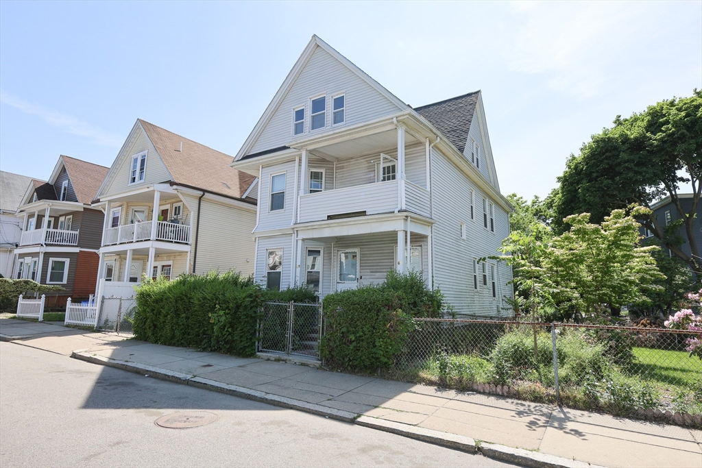 5 bed, 1 bath apartment for rent at 67 Willowwood St Unit 2, Dorchester — photo 1 of 2