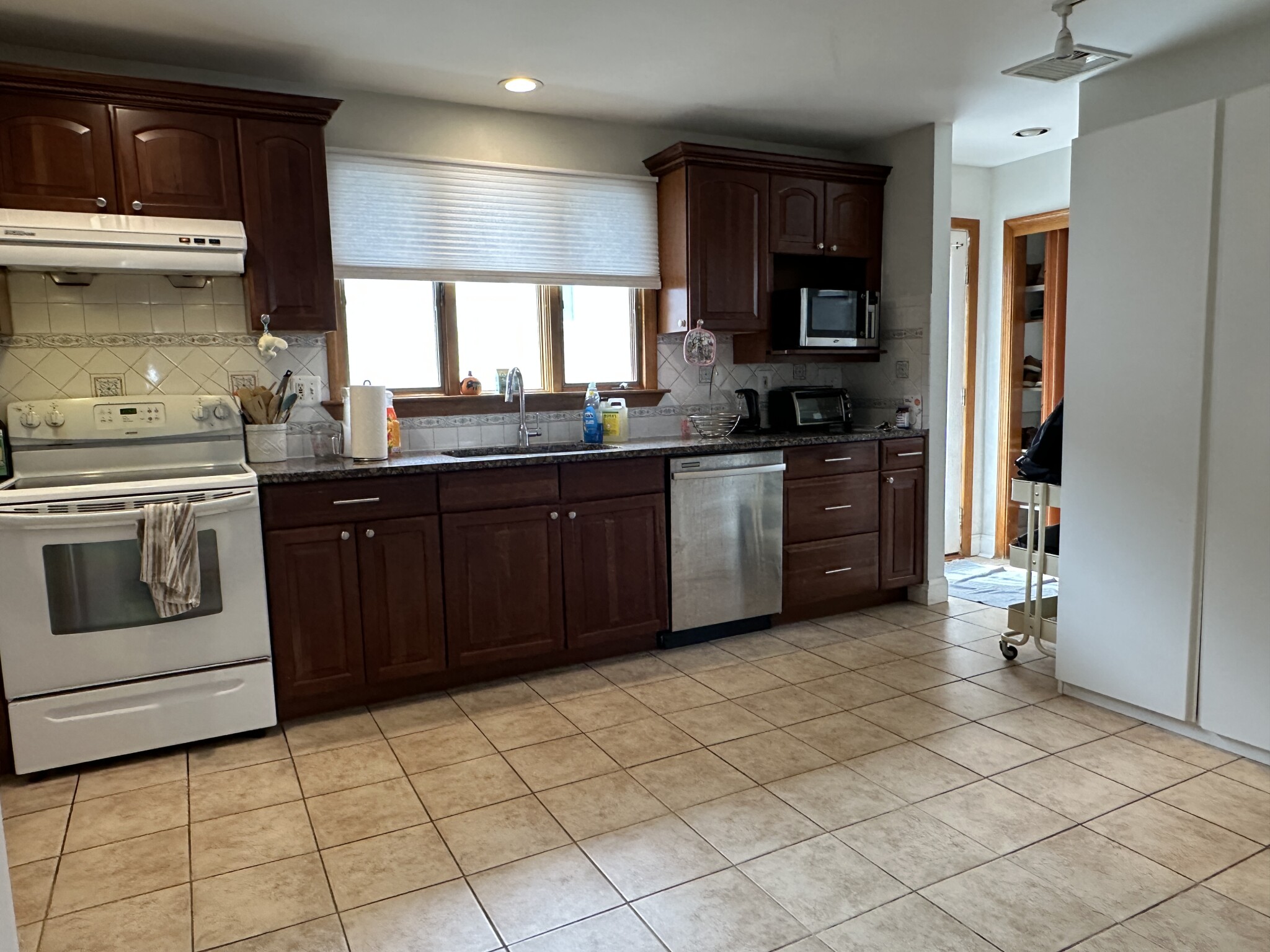 3 bed, 1.5 bath apartment for rent at 67 Withington Rd Unit 67, Newtonville — photo 16 of 20