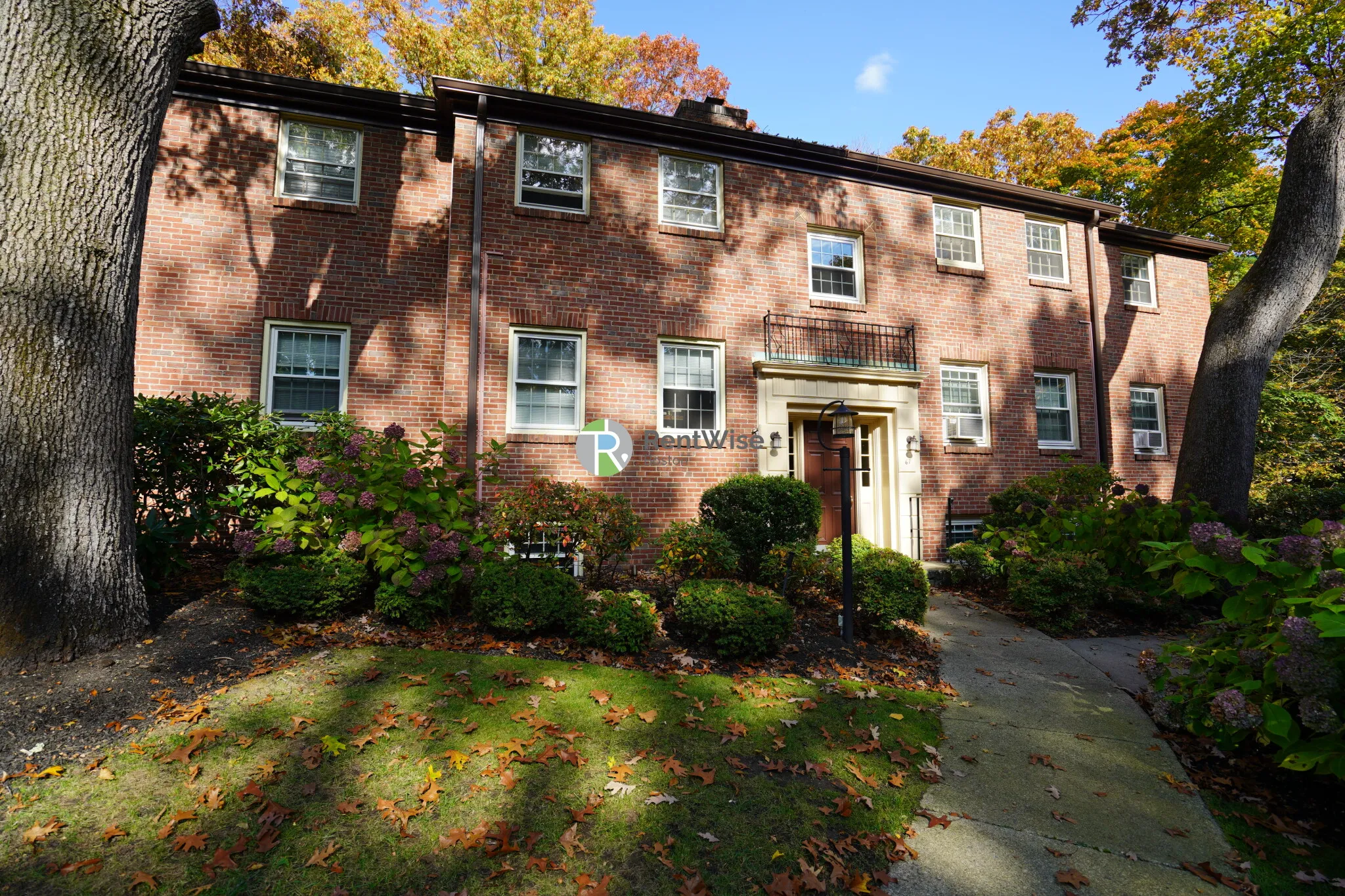 2 bed, 1 bath apartment for rent at 67 Wyman St Unit 2, Waban