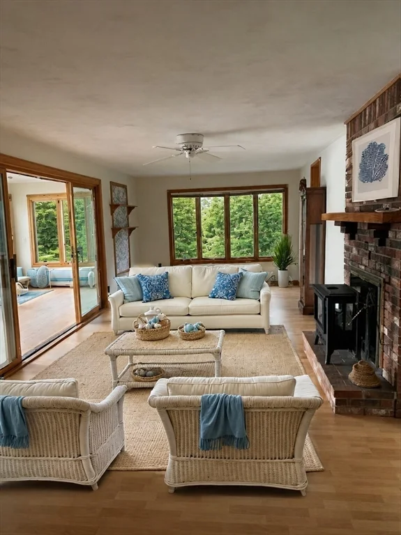3 bed, 2 bath apartment for rent at 670 Eastside Rd, Wrentham — photo 4 of 31