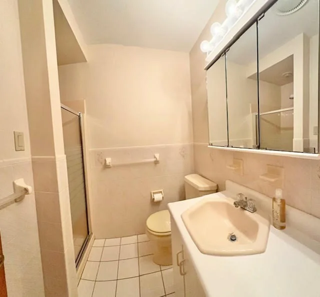 2 bed, 2 bath apartment for rent at 670 Humphrey St Unit 1, Swampscott — photo 6 of 10