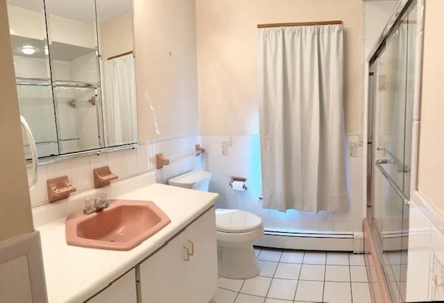 2 bed, 2 bath apartment for rent at 670 Humphrey St Unit 1, Swampscott — photo 8 of 10