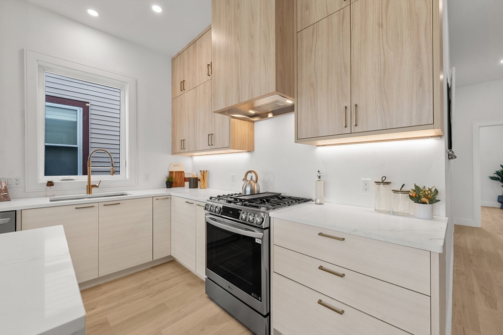 2 bed, 2 bath apartment for rent at 670 Saratoga Unit 101, Boston — photo 10 of 16