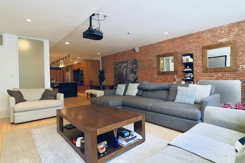 2 bed, 2 bath apartment for rent at 671 Boylston St Unit 2, Back Bay — photo 4 of 25