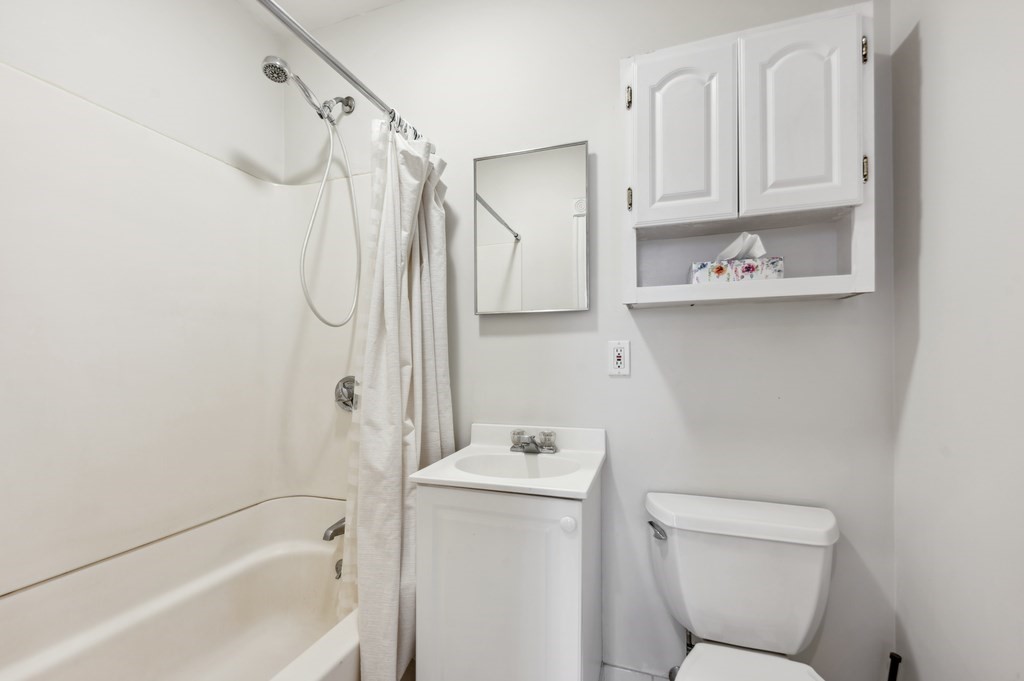 1 bed, 1 bath apartment for rent at 672 Tremont St Unit 1R, South End — photo 7 of 8