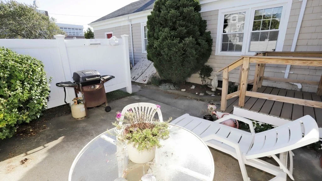 2 bed, 1 bath apartment for rent at 672 W Rodney French Blvd, Far North — photo 37 of 39