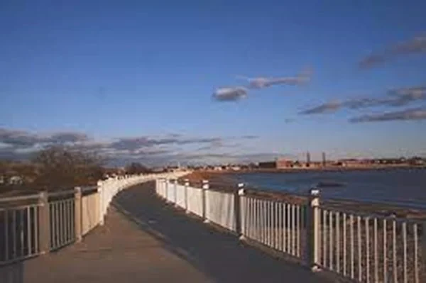 2 bed, 1 bath apartment for rent at 672 W Rodney French Blvd, Far North — photo 29 of 39