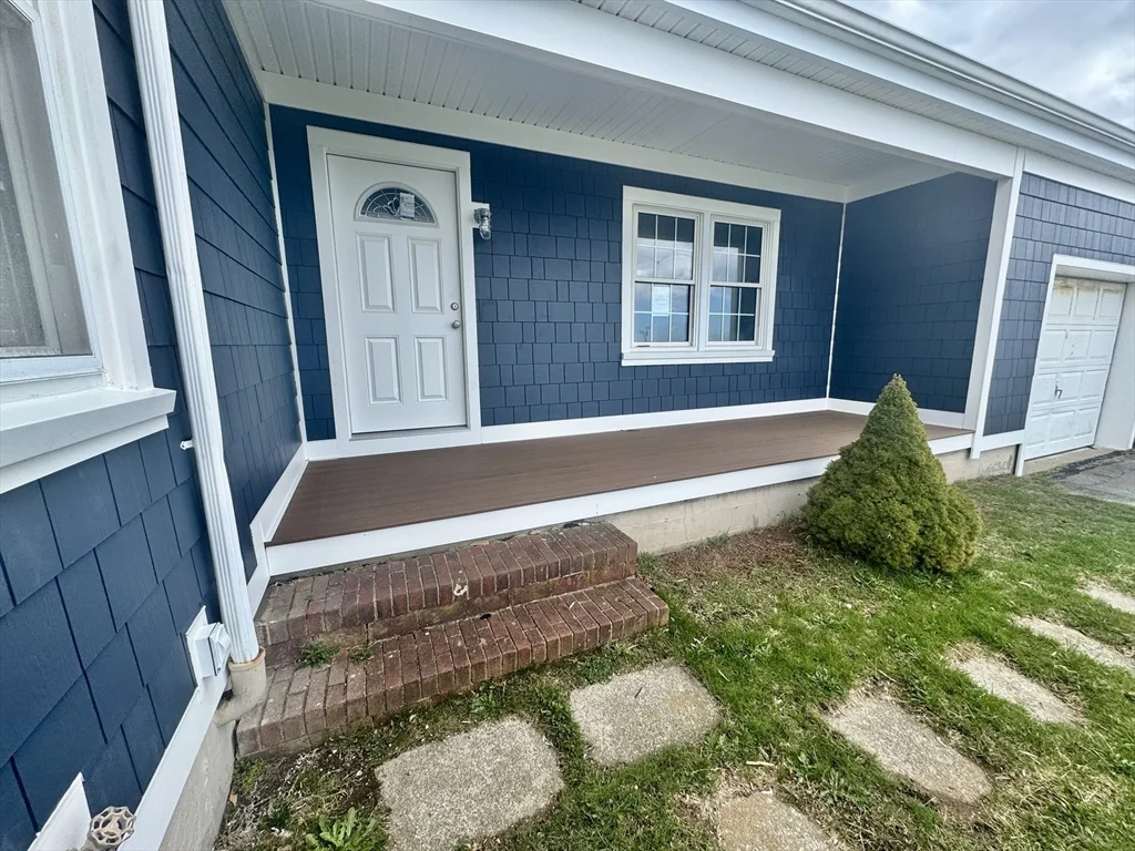 2 bed, 1 bath apartment for rent at 672 W Rodney French Blvd, Far North — photo 6 of 39