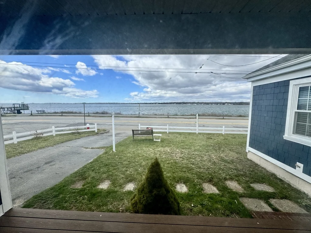2 bed, 1 bath apartment for rent at 672 W Rodney French Blvd, Far North — photo 5 of 39