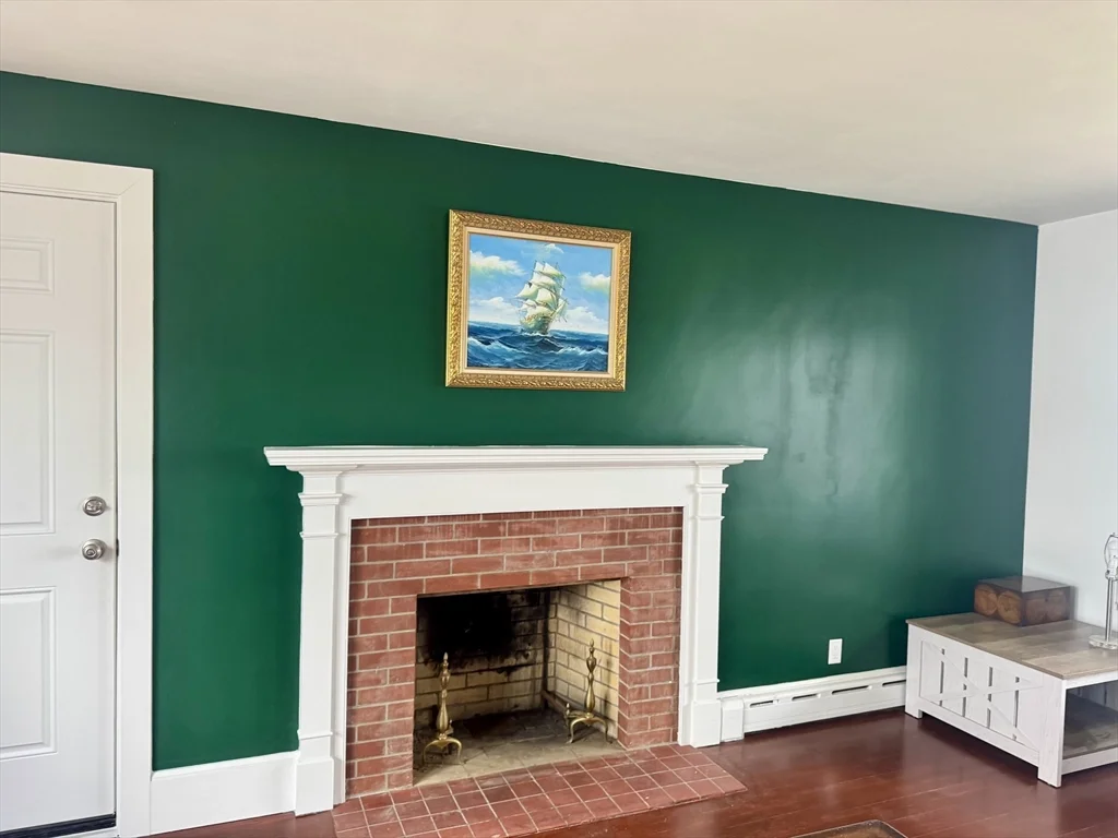 2 bed, 1 bath apartment for rent at 672 W Rodney French Blvd, Far North — photo 8 of 39