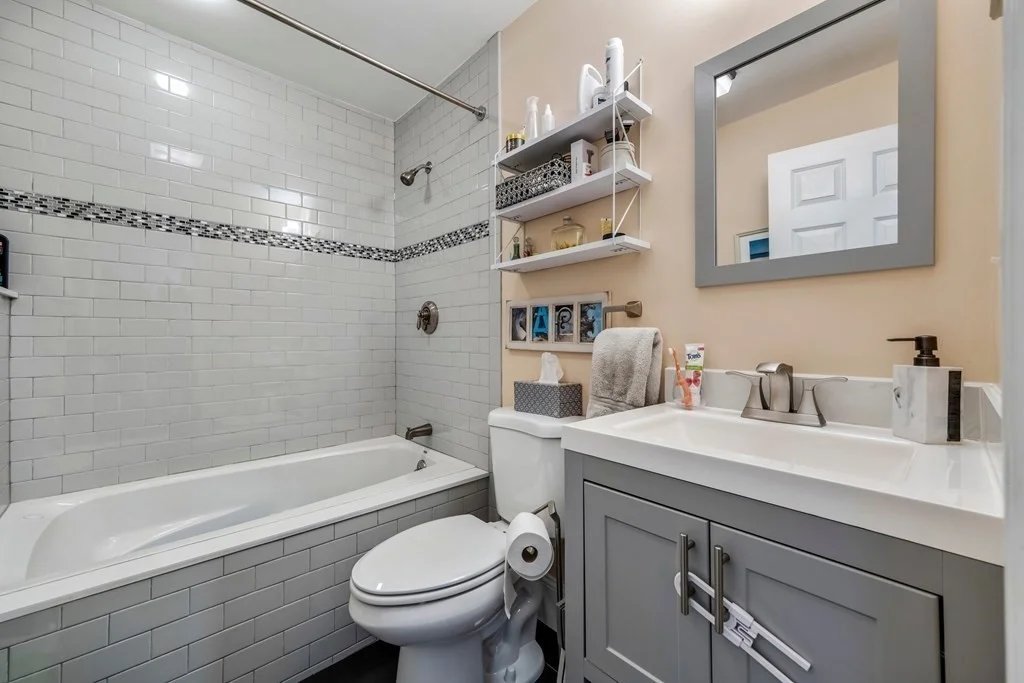 3 bed, 2 bath apartment for rent at 673 E 2nd St Unit 1, South Boston — photo 9 of 17