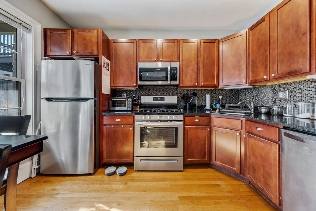 3 bed, 2 bath apartment for rent at 673 E 2nd St Unit 1, South Boston — photo 3 of 17