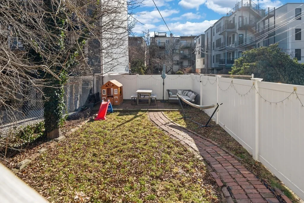 3 bed, 2 bath apartment for rent at 673 E 2nd St Unit 1, South Boston — photo 13 of 17