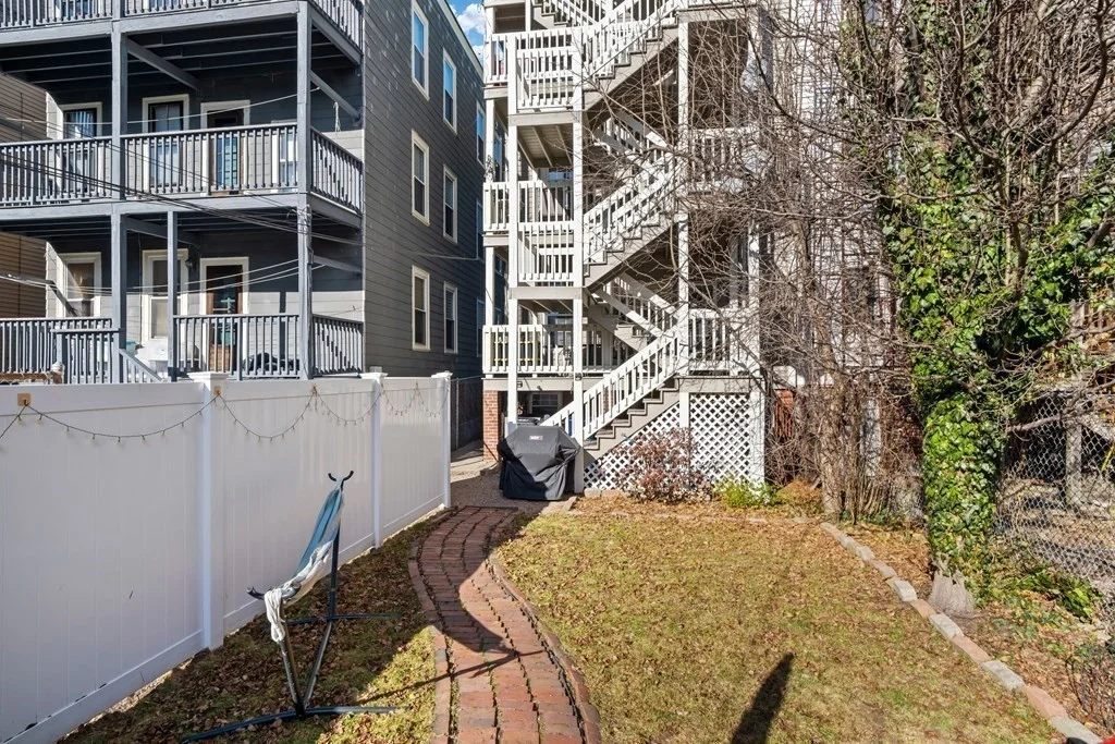 3 bed, 2 bath apartment for rent at 673 E 2nd St Unit 1, South Boston — photo 14 of 17