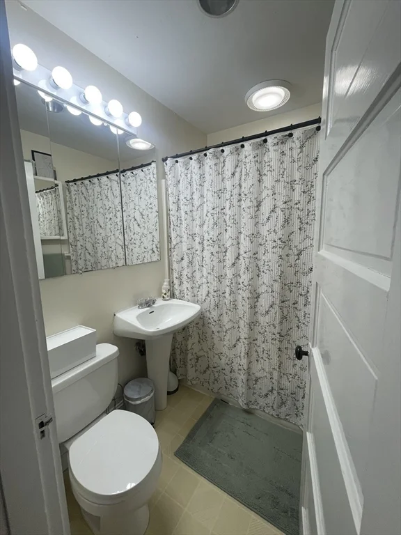 3 bed, 1 bath apartment for rent at 674 Boylston St Unit 1, Newton Center — photo 4 of 10