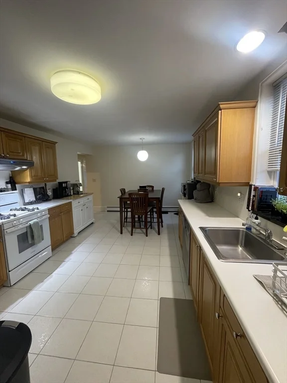 3 bed, 1 bath apartment for rent at 674 Boylston St Unit 1, Newton Center — photo 6 of 10