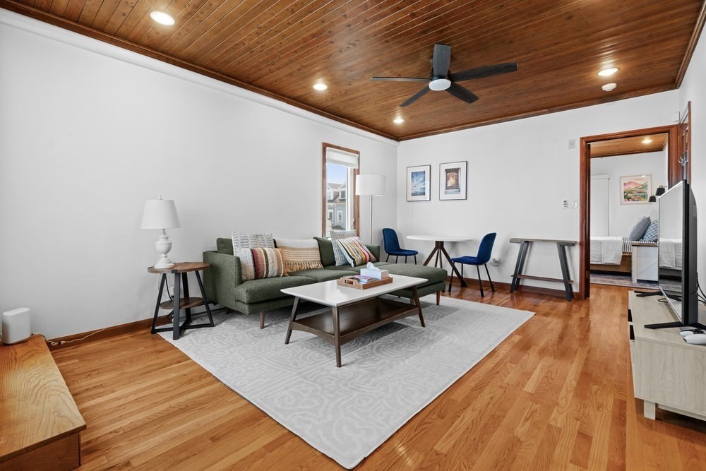 1 bed, 1 bath apartment for rent at 674 East Broadway Unit 2, South Boston — photo 5 of 9