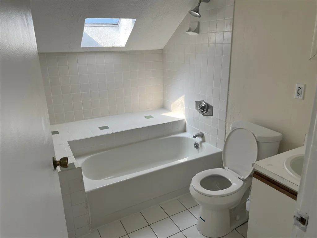 1 bed, 1 bath apartment for rent at 674 Massachusetts Unit 5, South End — photo 12 of 12
