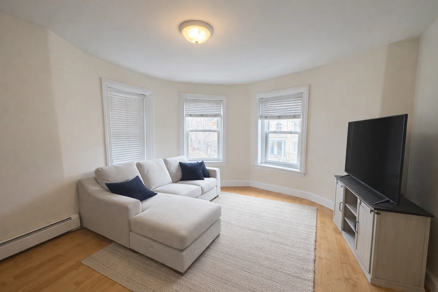 1 bed, 1 bath apartment for rent at 674 Washington St Unit 1, Coolidge Corner — photo 1 of 4