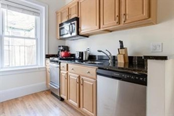 2 bed, 1 bath apartment for rent at 674 Washington St Unit 5, Aspinwall Hill — photo 5 of 12