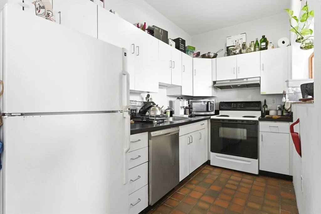 2 bed, 1 bath apartment for rent at 676 Massachusetts Ave Unit 5A, South End — photo 4 of 10
