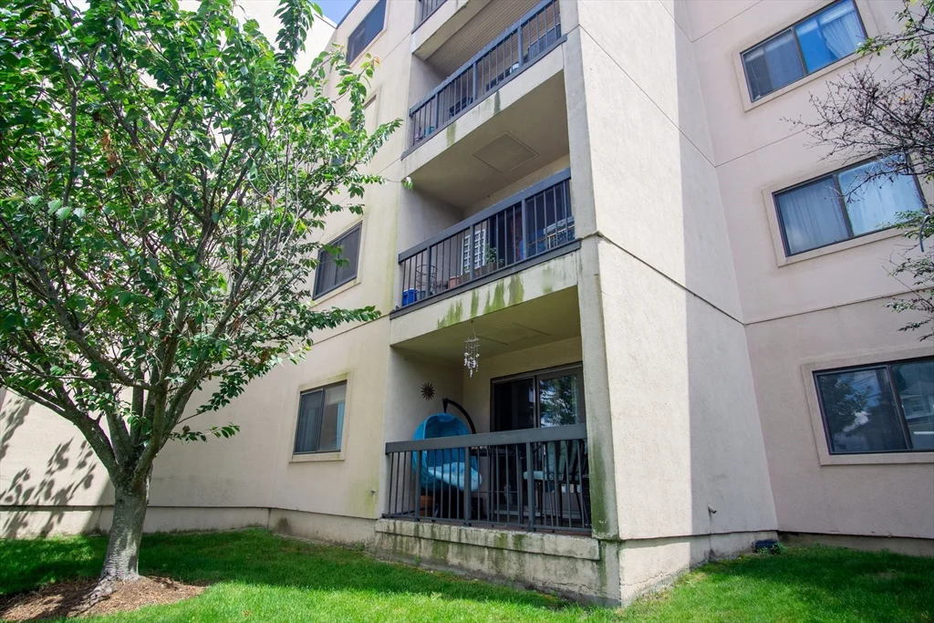 1 bed, 1 bath apartment for rent at 677 Quincy Shore Dr Unit 107, Quincy — photo 12 of 14