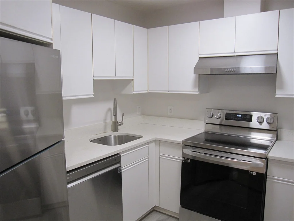 1 bed, 1 bath apartment for rent at 677 Quincy Shore Dr Unit 110, Quincy — photo 4 of 26