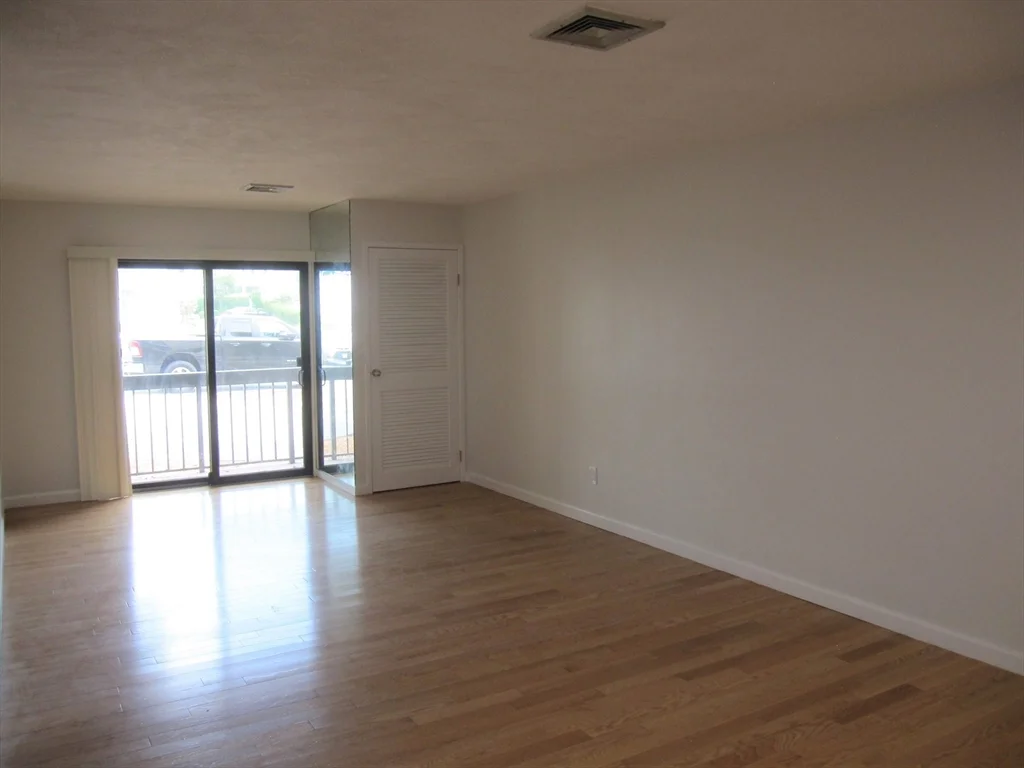 1 bed, 1 bath apartment for rent at 677 Quincy Shore Dr Unit 110, Quincy — photo 7 of 26
