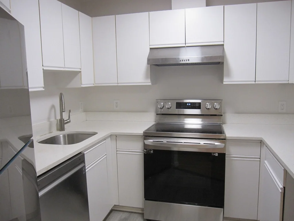 1 bed, 1 bath apartment for rent at 677 Quincy Shore Dr Unit 110, Quincy — photo 3 of 26