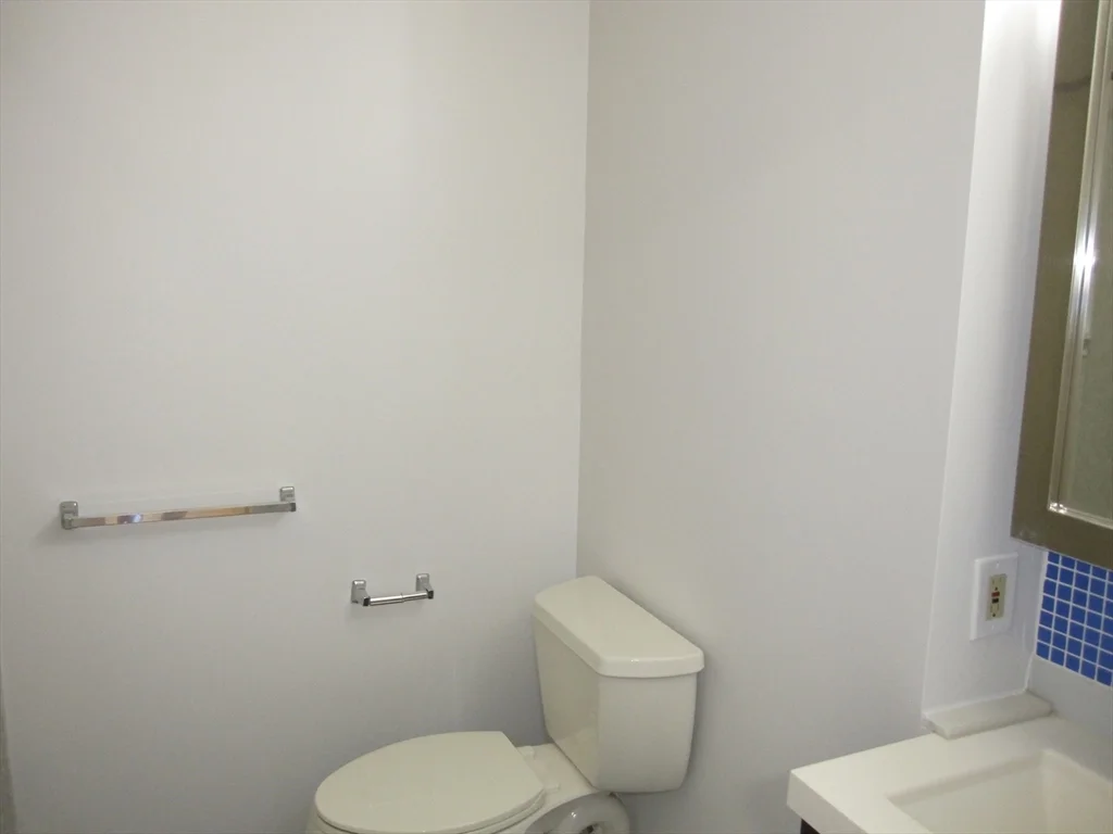 1 bed, 1 bath apartment for rent at 677 Quincy Shore Dr Unit 110, Quincy — photo 16 of 26