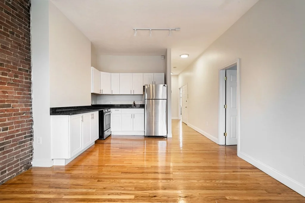 3 bed, 1 bath apartment for rent at 678 Tremont St Unit 3, South End — photo 3 of 18