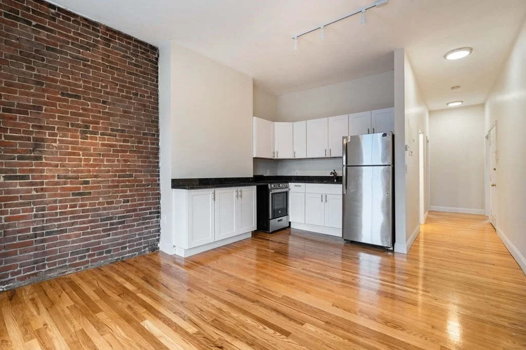 3 bed, 1 bath apartment for rent at 678 Tremont St Unit 3, South End — photo 4 of 18