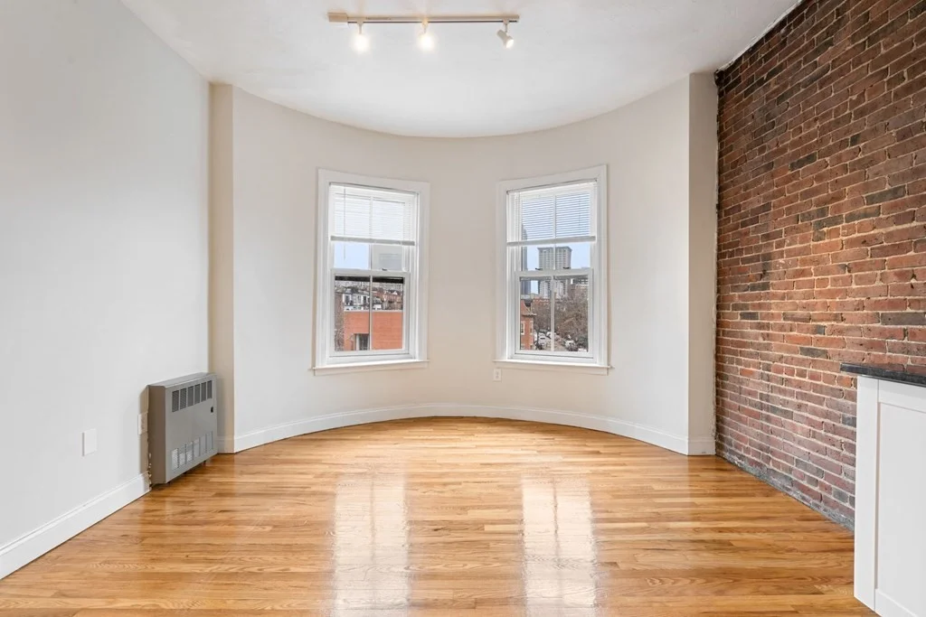 3 bed, 1 bath apartment for rent at 678 Tremont St Unit 3, South End