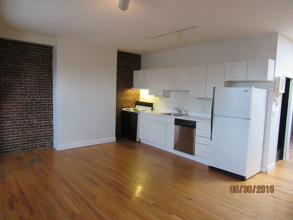 2 bed, 1 bath apartment for rent at 678 Tremont St Unit 4, South End