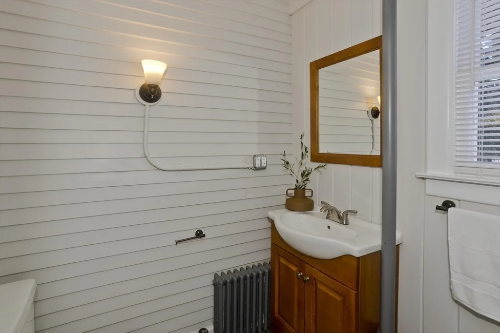 3 bed, 1 bath apartment for rent at 68-70 Ottawa St Unit 68, Agawam — photo 24 of 39
