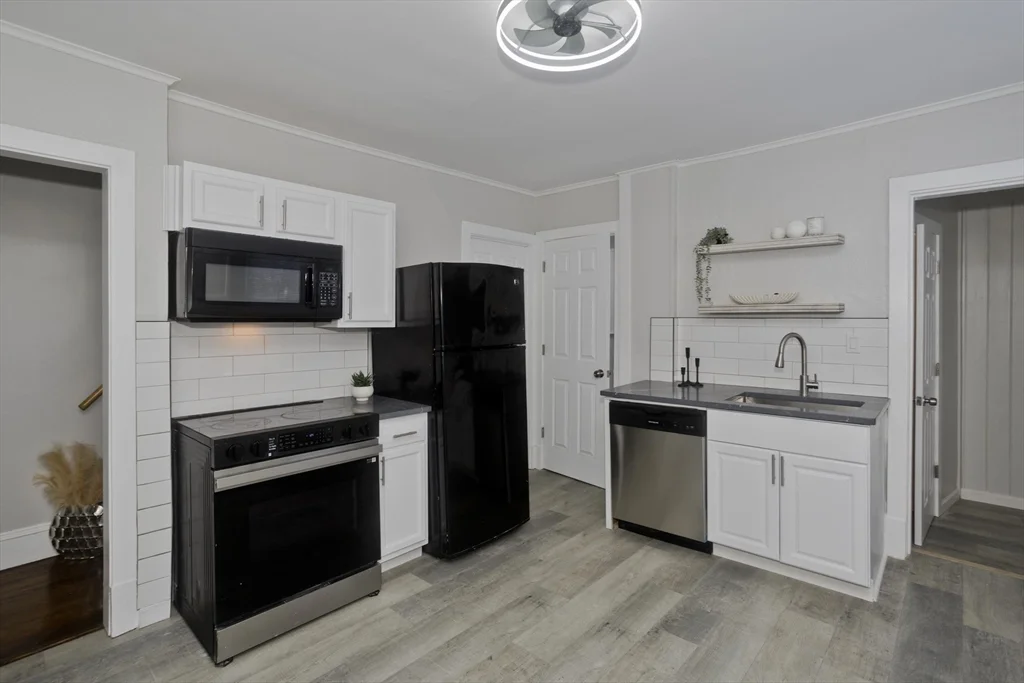 3 bed, 1 bath apartment for rent at 68-70 Ottawa St Unit 68, Agawam — photo 17 of 39
