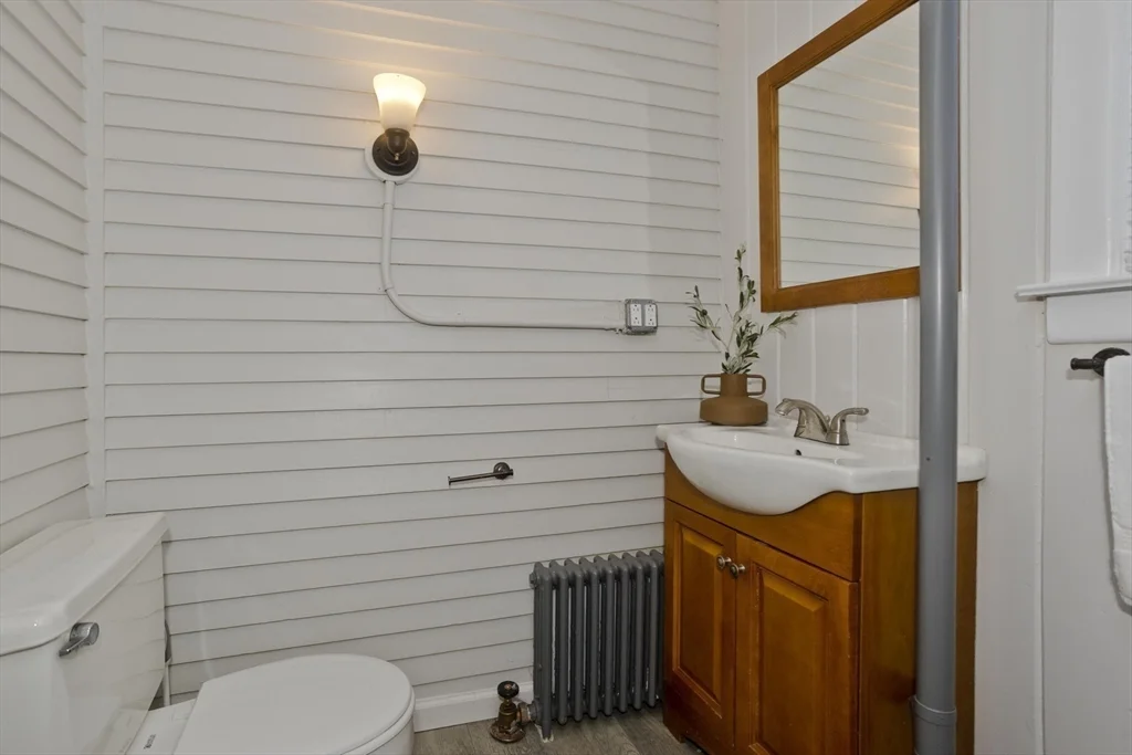 3 bed, 1 bath apartment for rent at 68-70 Ottawa St Unit 68, Agawam — photo 25 of 39
