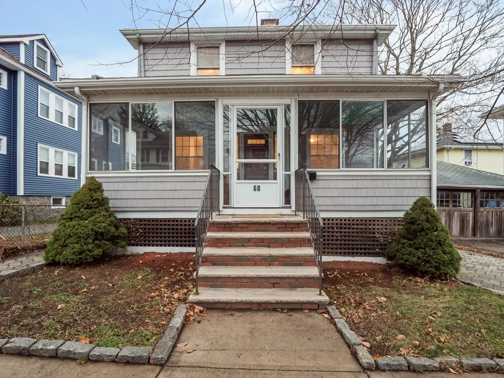 4 bed, 1 bath apartment for rent at 68 Apthorp, Quincy