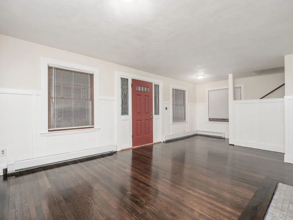 4 bed, 1 bath apartment for rent at 68 Apthorp, Quincy — photo 6 of 30
