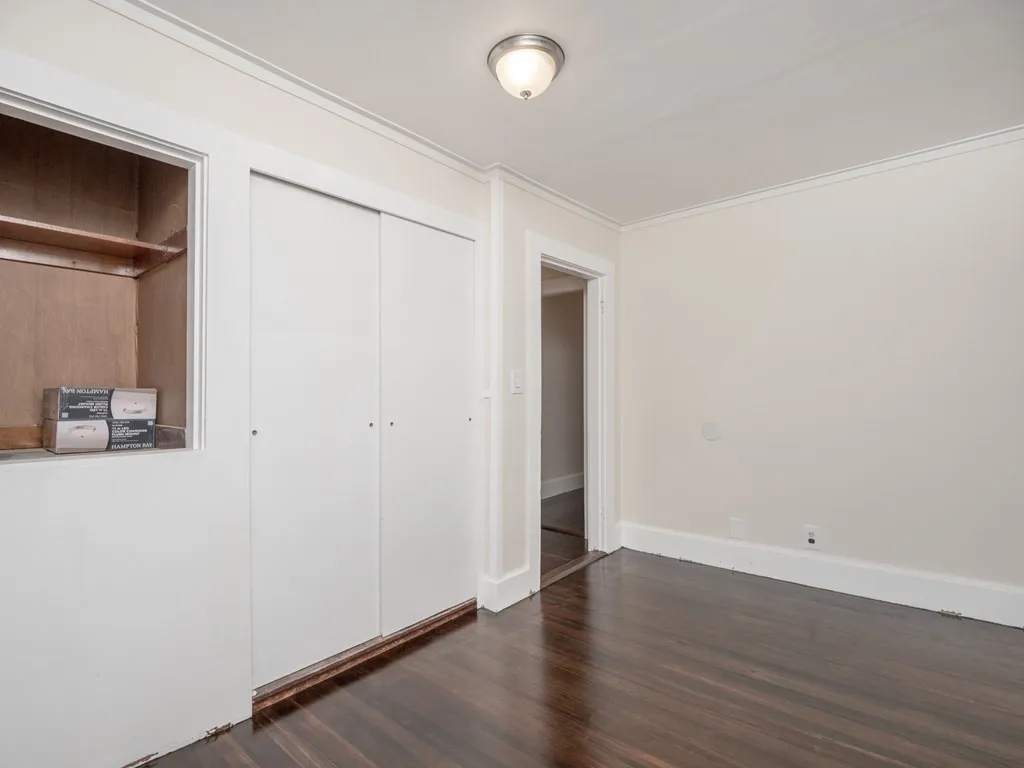 4 bed, 1 bath apartment for rent at 68 Apthorp, Quincy — photo 17 of 30