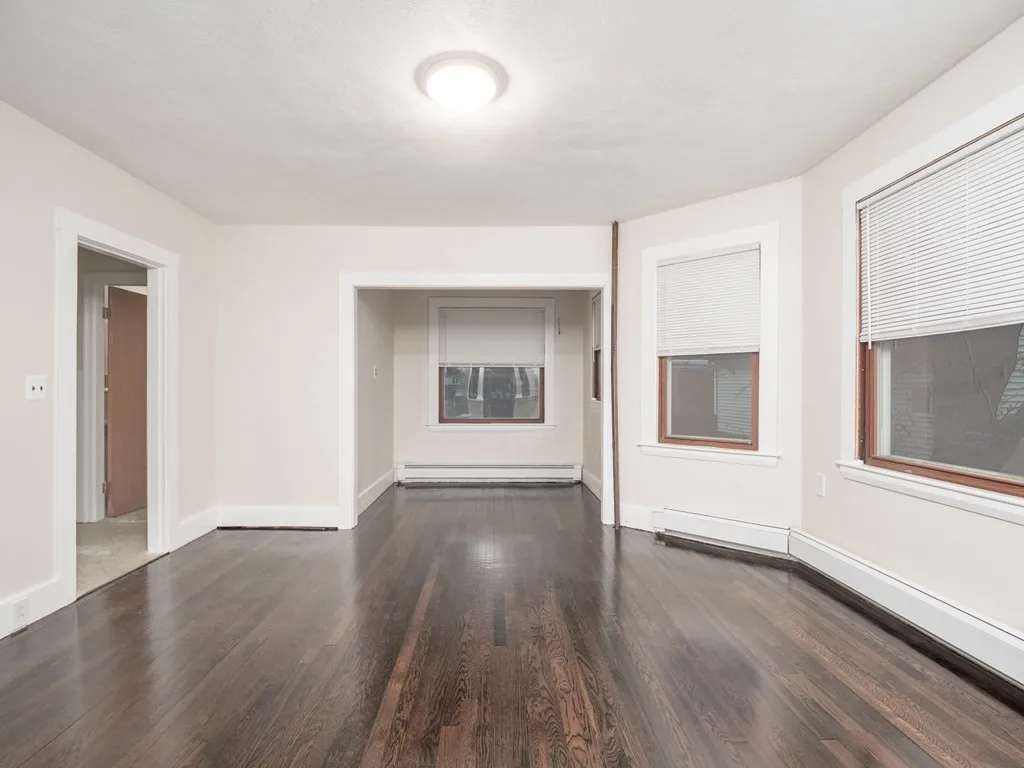 4 bed, 1 bath apartment for rent at 68 Apthorp, Quincy — photo 5 of 30