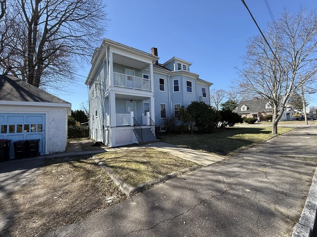 4 bed, 1 bath apartment for rent at 68 Ash St Unit 1, Brockton — photo 3 of 15