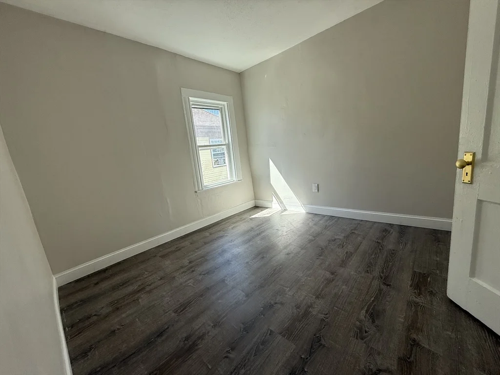 5 bed, 1 bath apartment for rent at 68 Ash St Unit 2, Brockton — photo 11 of 19
