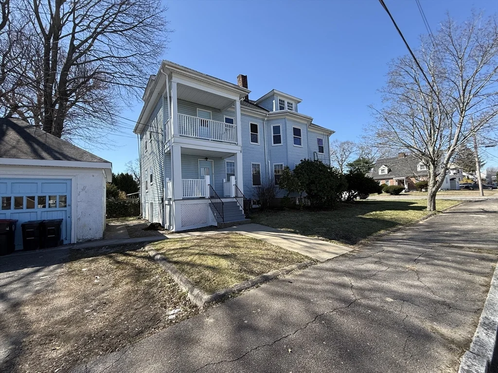 5 bed, 1 bath apartment for rent at 68 Ash St Unit 2, Brockton — photo 2 of 19