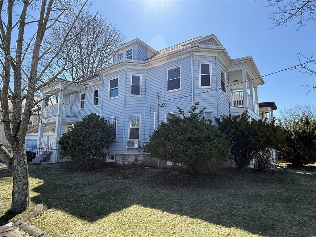 5 bed, 1 bath apartment for rent at 68 Ash St Unit 2, Brockton